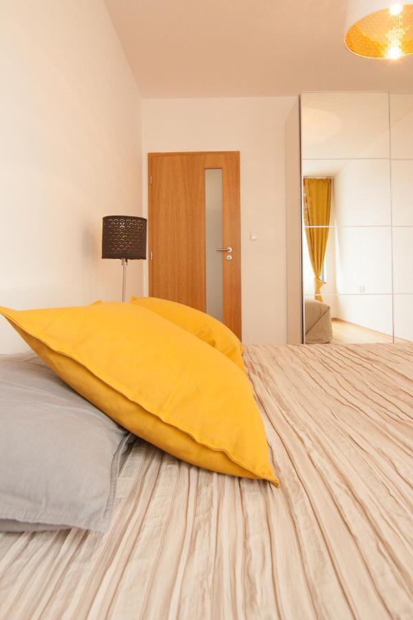 Apollo Apartment - Key-Box - Free Parking Братислава Екстер'єр фото
