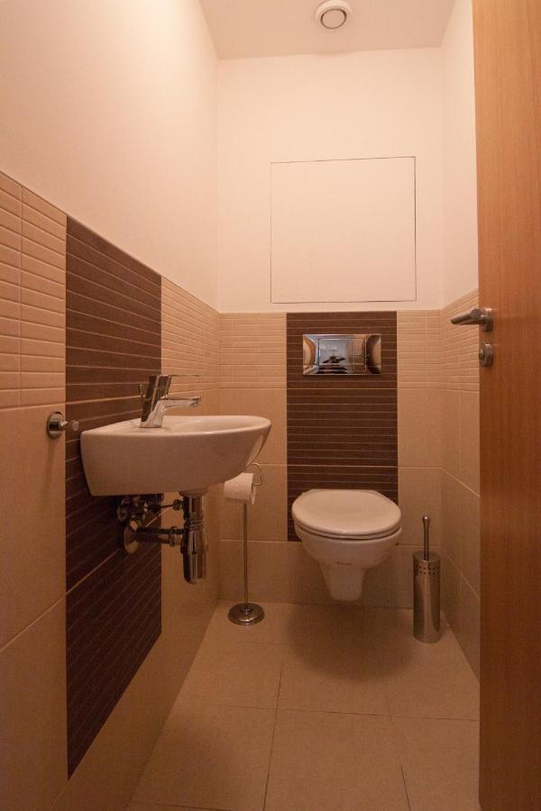 Apollo Apartment - Key-Box - Free Parking Братислава Екстер'єр фото
