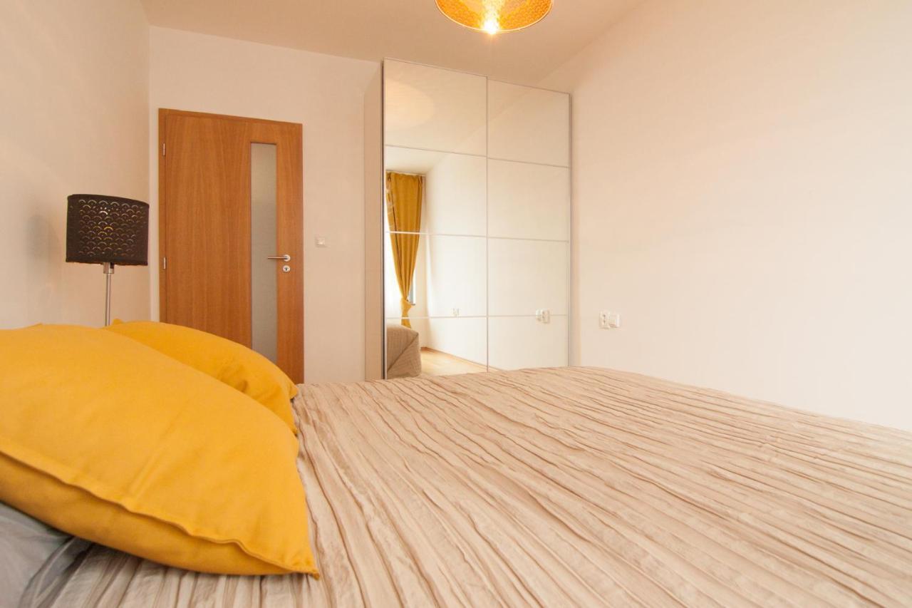 Apollo Apartment - Key-Box - Free Parking Братислава Екстер'єр фото
